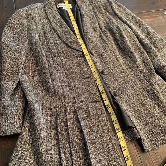 Vintage Black and White Wool Blazer by Danny and Nicole - Picture 6 of 8